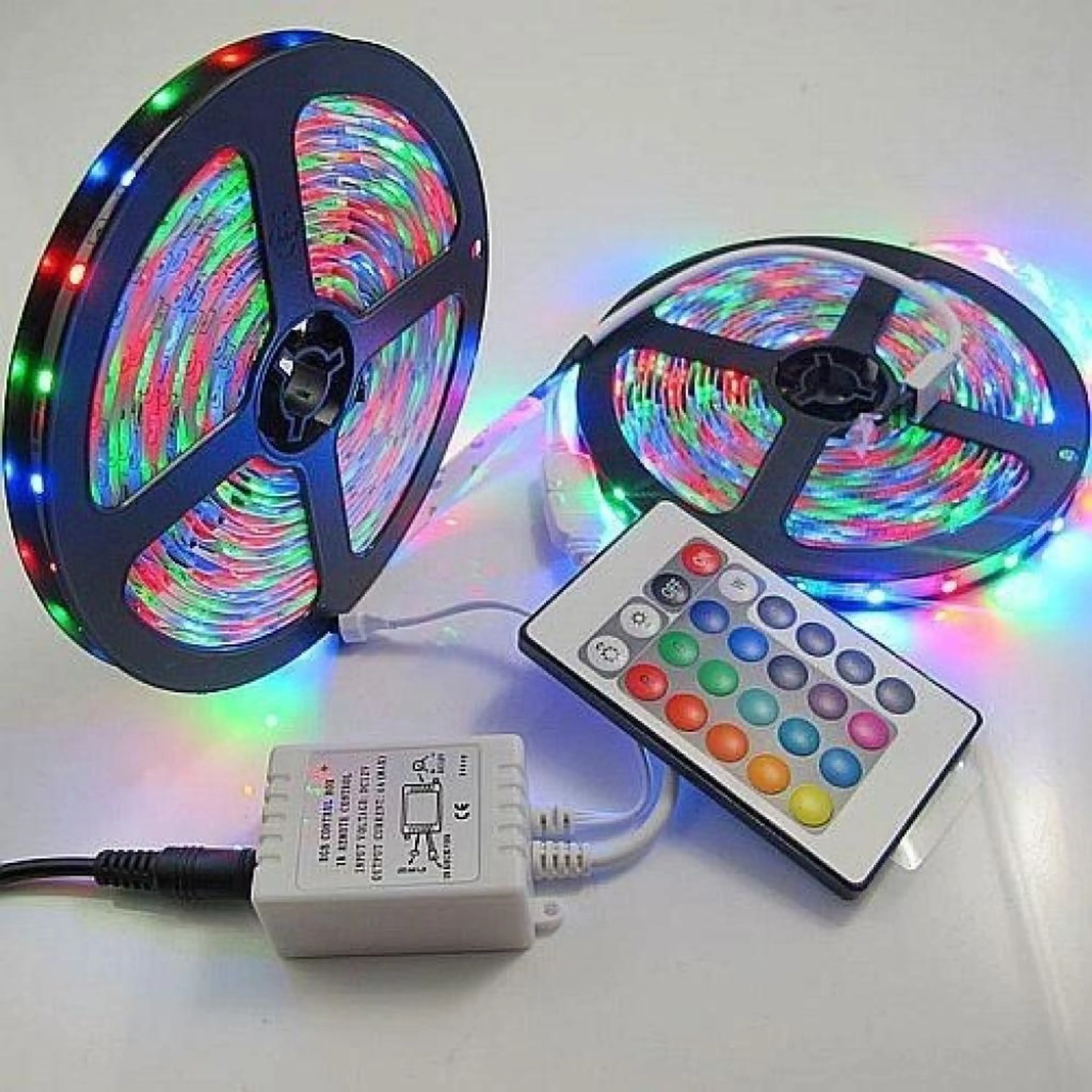 Комплект RGB LED лента, диод 3528, с дистанционно и захранване - 5 метра
